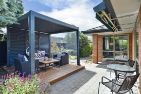 Stay at Puhara - Parklands Escape